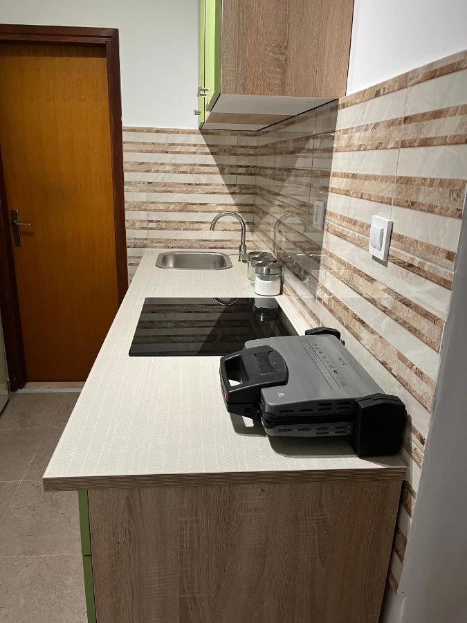 Appartamento Apartma Sunny Izola Esterno foto