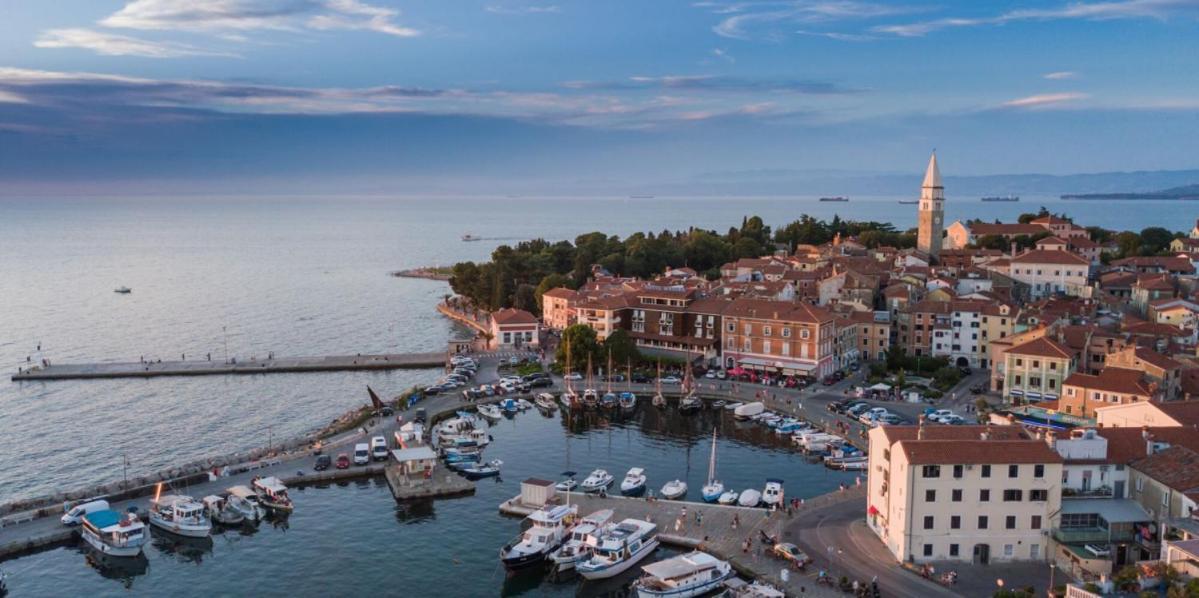 Appartamento Apartma Sunny Izola Esterno foto